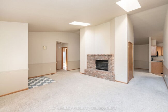 Photo - Clean & well kept, 3 bedroom, 2 bath!