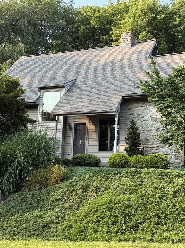 Building Photo - 1278 Valley Rd Rental