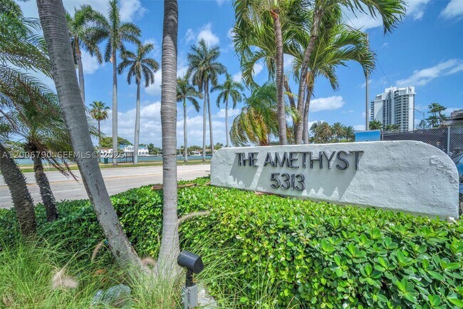 Photo - 5313 Collins Ave Unit 204