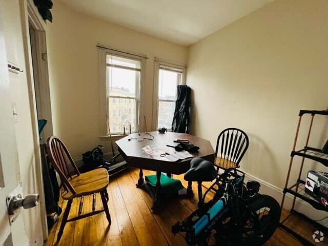 Building Photo - 133 Calumet St Unit 2 Rental