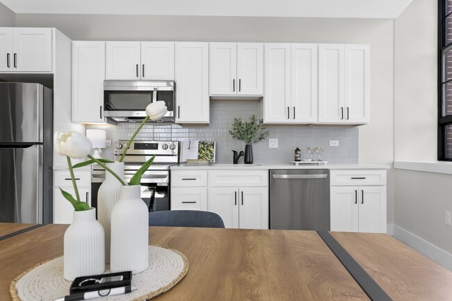 Modern Kitchens - The Society Apartments on Pratt