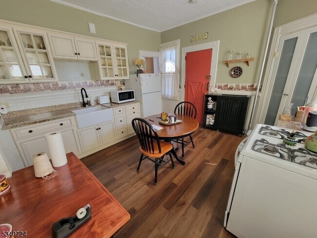 Photo - 201 Clifton Ave