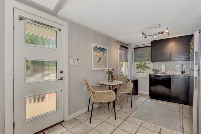 Photo - 1045 40th St