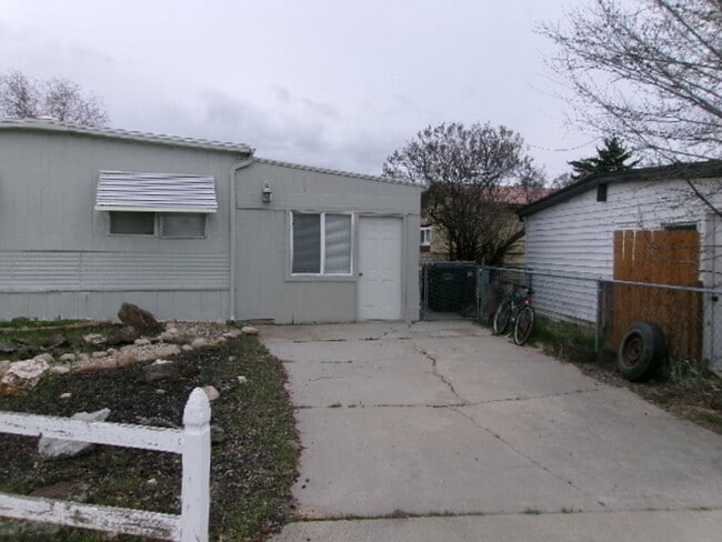 Building Photo - Remodeled 2 bed 1 bath with RV space