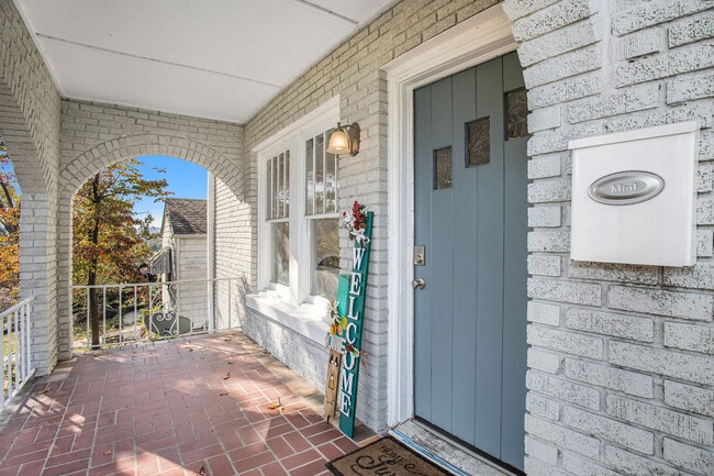 Photo - 854 5th St W