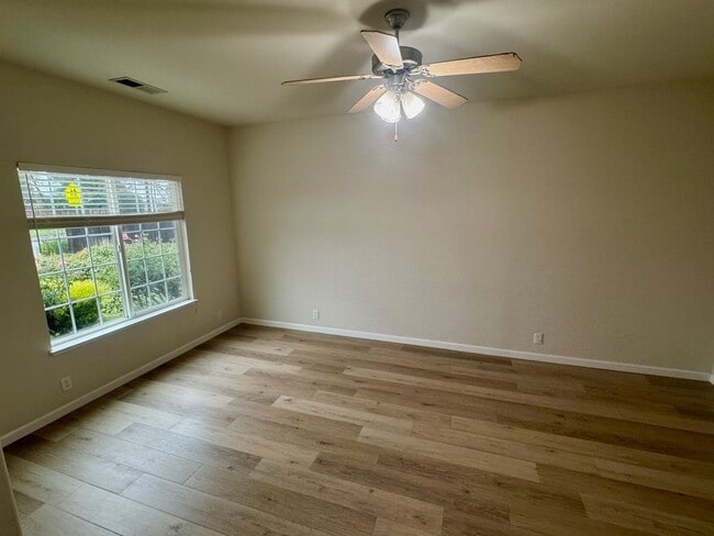 Photo - Fantastic 3 Bedroom, 2.5 Bath Townhouse!