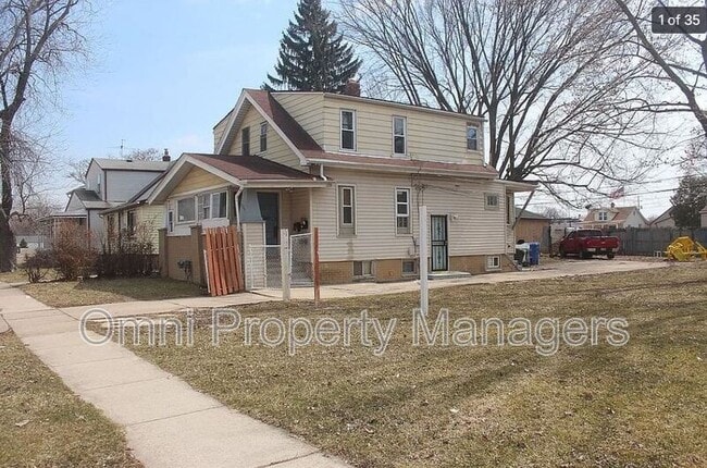 Building Photo - 7568 Hudson Ave Unit 2