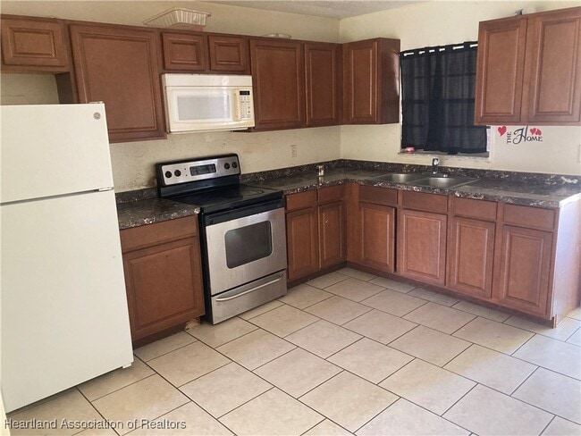 Photo - 615 Denise Ave