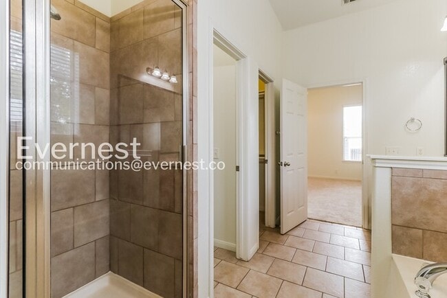 Photo - 709 W 35th St