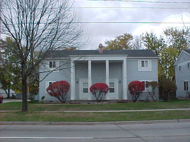 Front - 1323 W Lake Lansing Rd Townhome