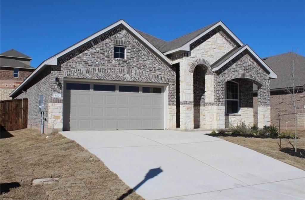 Photo - 620 Peace Pipe Way