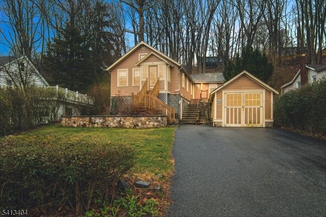 Photo - 43 Estling Lake Rd