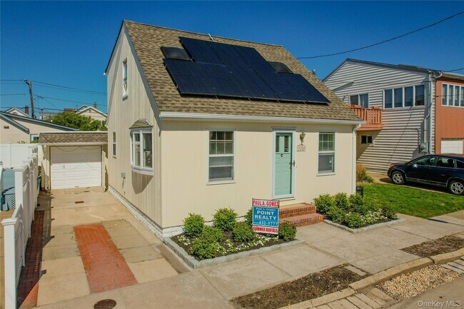 23 Garden City Ave