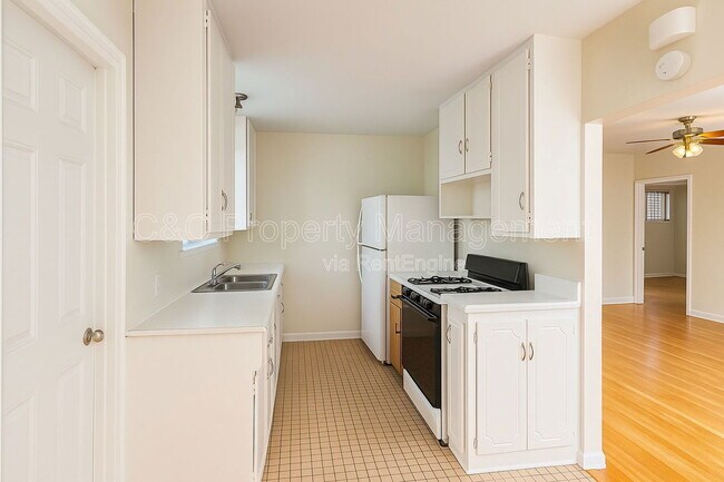 Photo - 3240 Del Vina St