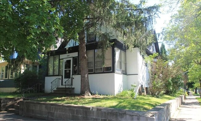 Building Photo - 916 Aurora Ave Rental