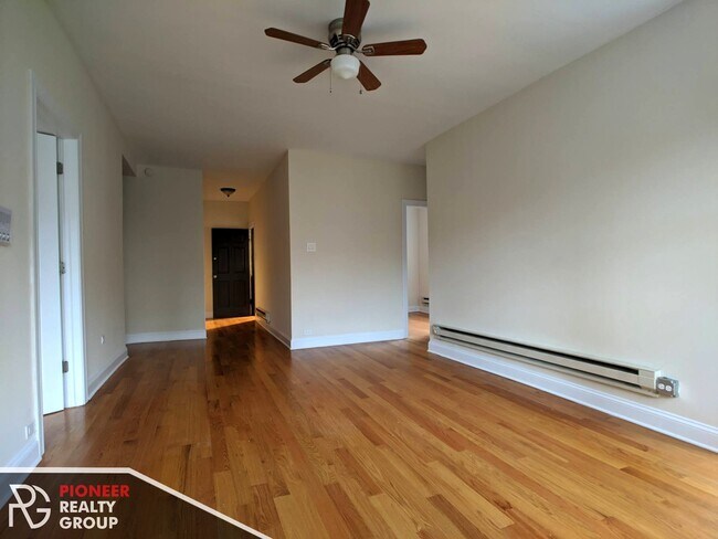 Photo - 3732 N Pine Grove Ave