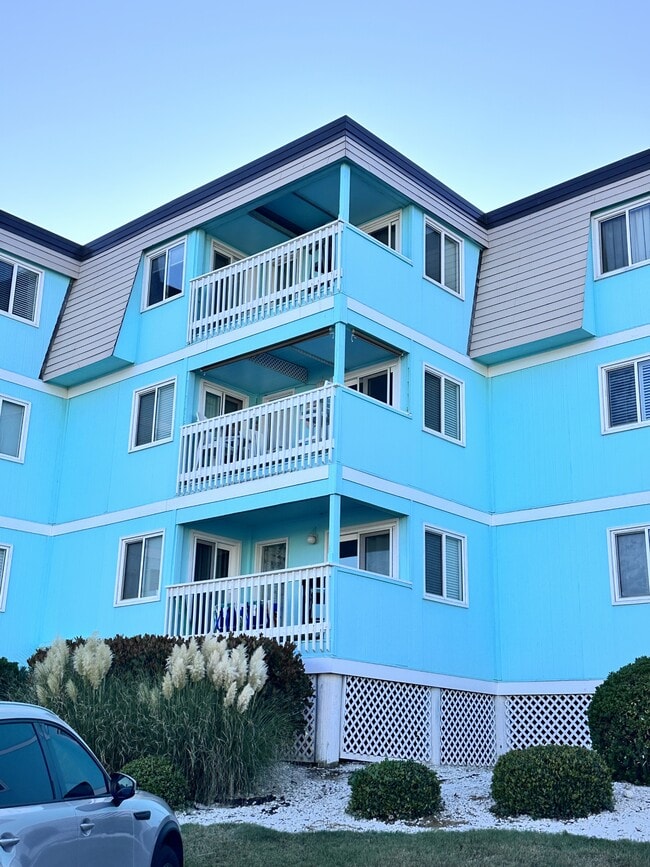 Building Photo - 301 Commerce Way Rental