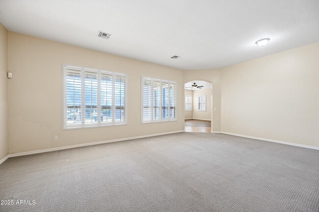 Photo - 2407 E Iris Dr