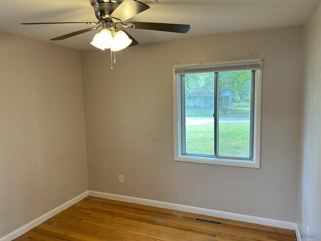 Photo - 1707 Buena Vista Cir SE