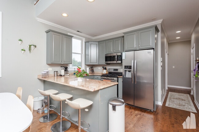 Photo - 916 N Wood St