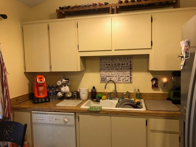 Photo - 380 Eron Way