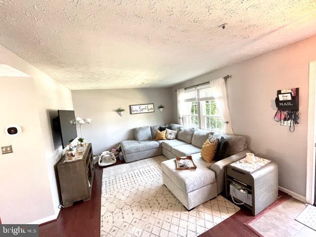 Photo - 111 Foxchase Dr