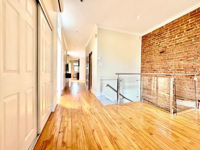 Photo - 756 Av Atwater