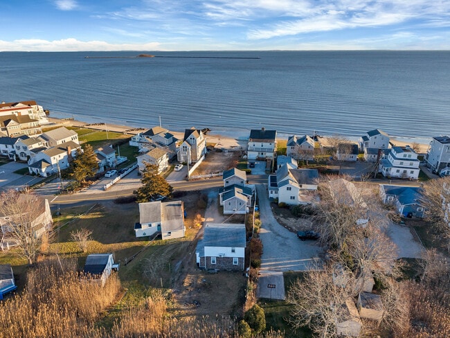 Building Photo - 176 Shore Rd Unit B Rental