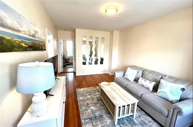 Building Photo - 191 Coggeshall Ave