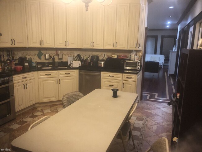 Photo - 6 br, 4 bath Condo - 9 Francis St Apt 2E L... Unit Apt 2E