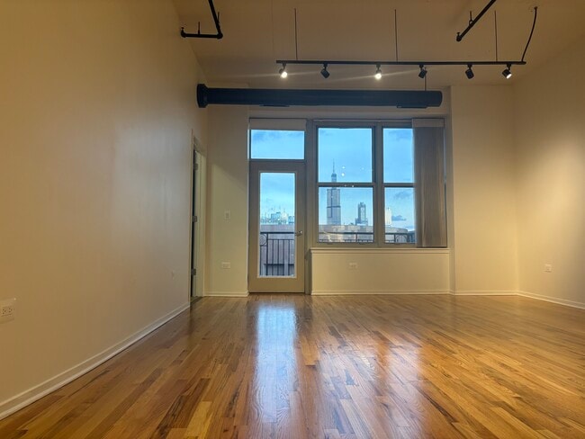 City Views from living room and Kitchen - 6 S Laflin St Unit 507L