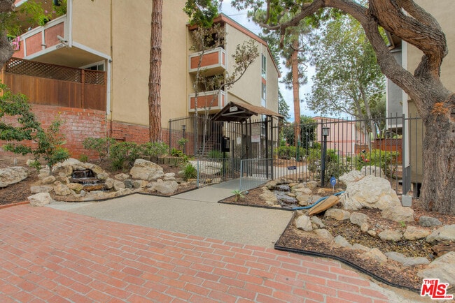 Photo - 6505 Green Valley Cir Unidad 301