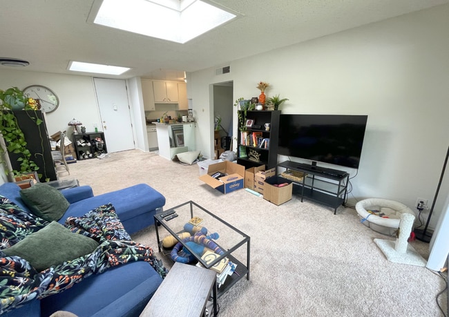 Photo - 6416 Friars Rd Unidad 6416 Friars Rd  304