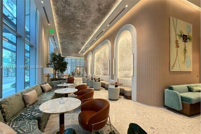 Photo - 77 SE 5th St Unidad 77 SE 5th St # 2705