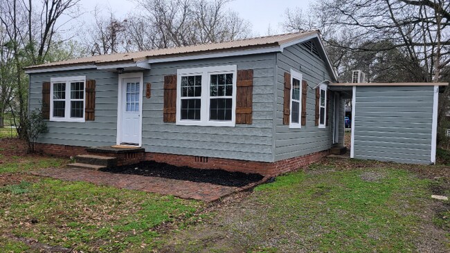 Photo - 208 W Chester St House