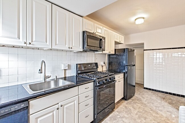 Photo - 3 bedroom, 1 bath charming townhome in Wilmington