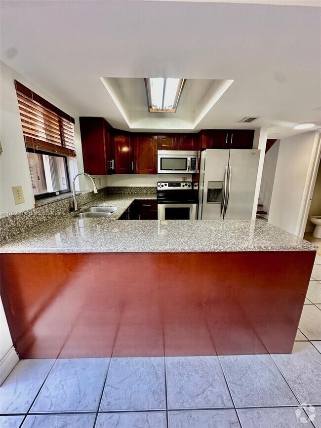 Building Photo - 11800 SW 80th St Rental