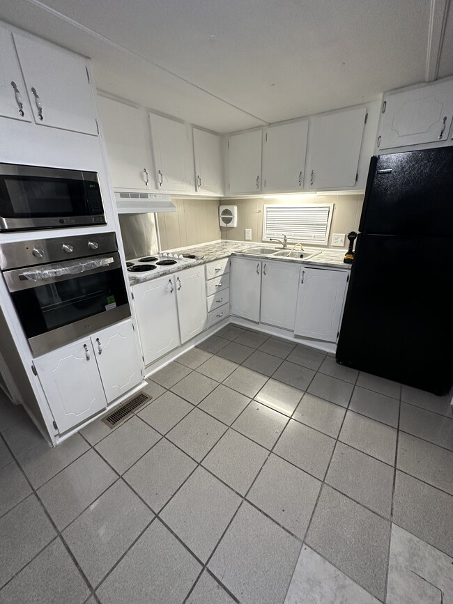 Building Photo - 3274 King Charles Rd Rental