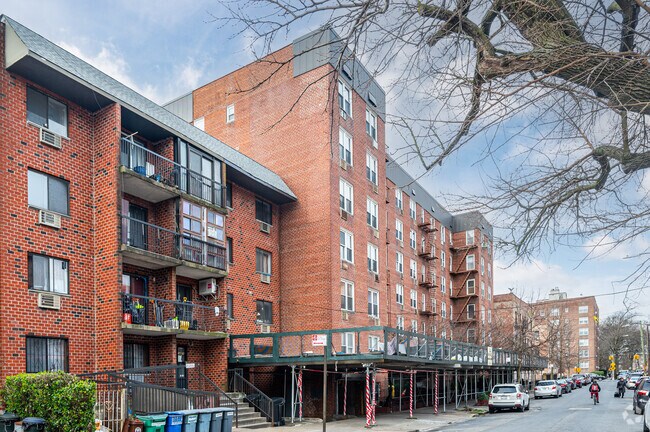 Building Photo - Windsor House