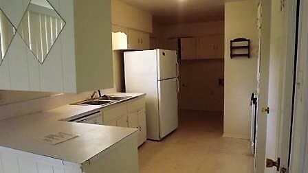 Photo - 424 Robertson Ave