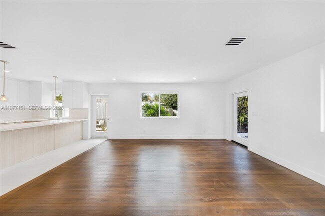 Photo - 250 NW 98th St