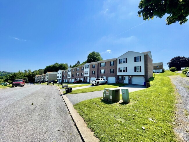 Building Photo - 220 Lester Ct Rental