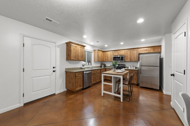 Photo - 2801 E 450 N