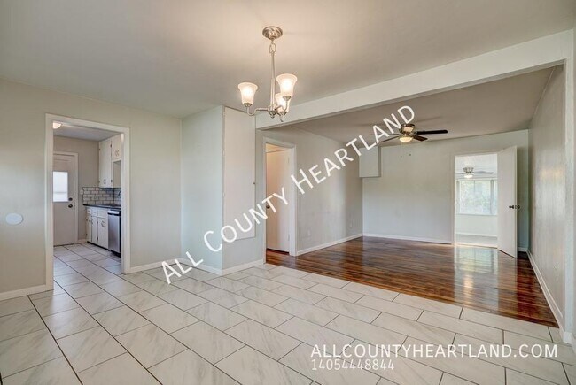 Photo - 2400 W Britton Rd