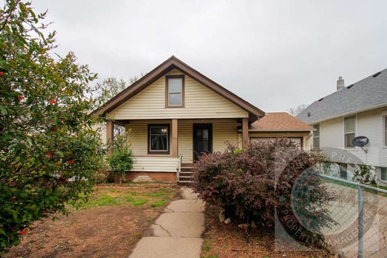 2 Bed 1 Bath House - 2 Bed 1 Bath House