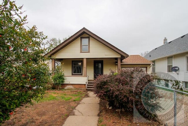 2 Bed 1 Bath House - 2 Bed 1 Bath House