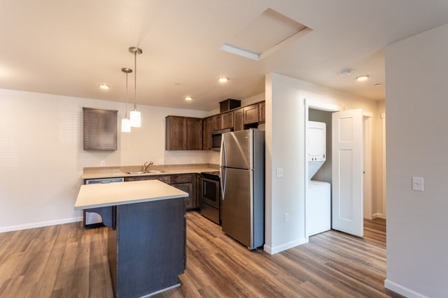 Photo - Waterside Apartments