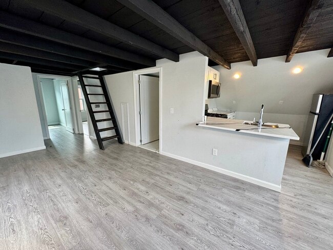 Building Photo - 61 Tell St Unit 3 Rental