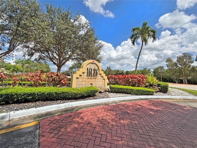 Building Photo - 643 Vista Isles Dr Unit 1821 Rental