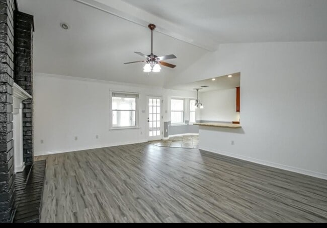 Photo - 41 Cabernet Dr